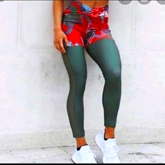 Gymshark Pants - Tropical Print Gymshark leggings